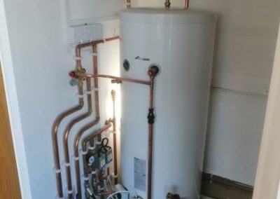 Worcester unvented hot water cylinder and external oil boiler installation